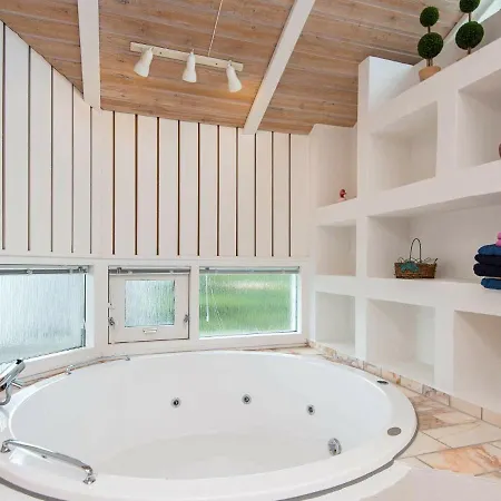 6 Person In Ebeltoft